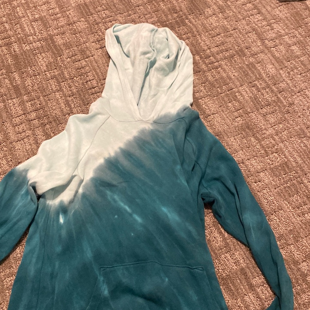 blue sweatshirt